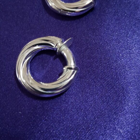 UltraFine 950 Silver Twisted 3/4" "Clip-On" Earrings by Milor of Italy - Picture 2 of 3